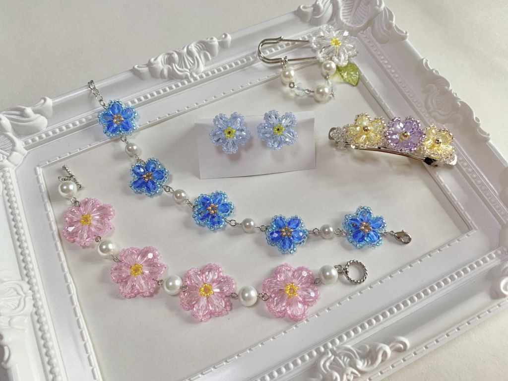 お花のブレスレット ハンドメイド 値下げしました！ - ブレスレット