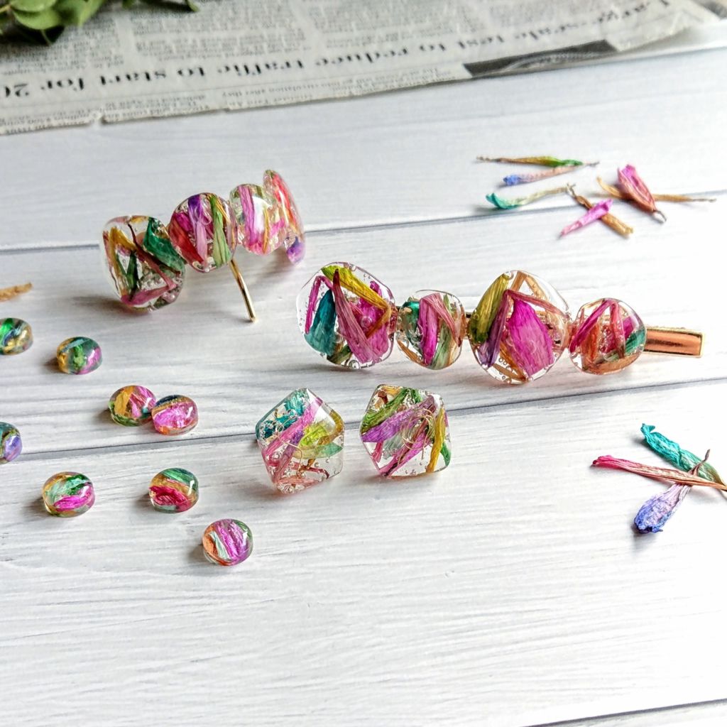 最大74％オフ！ ハンドメイド レジン お花 ヘアクリップ