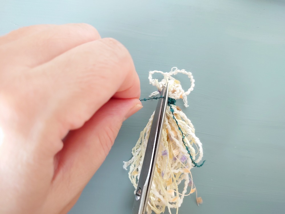 変わり糸でタッセルを作ろう!【ハンドメイドレシピ】 | ハンドメイドの図書館｜ハンドメイド情報サイト